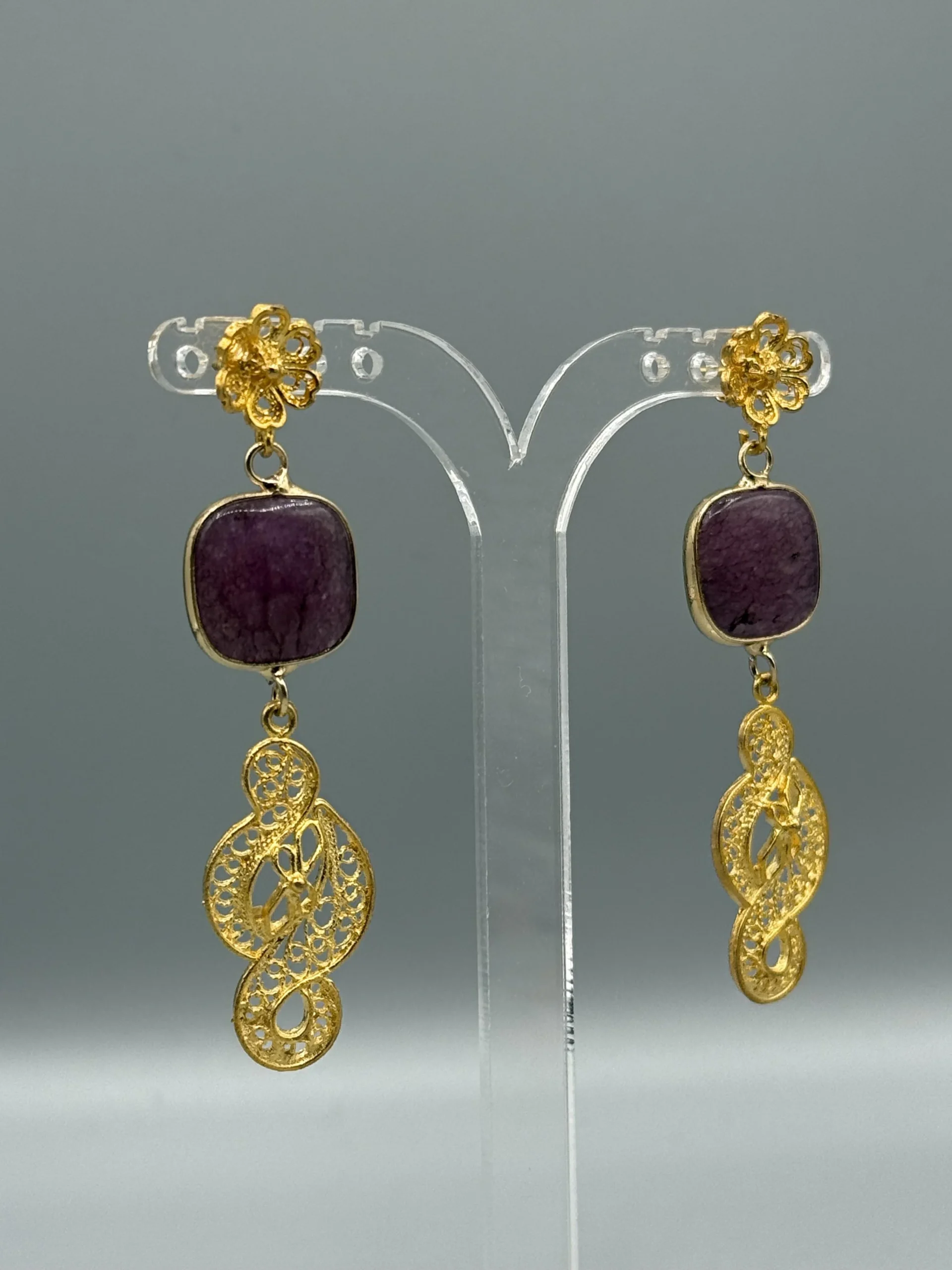 Pendientes dorados de filigrana OCHO 3 Pendientes dorados de filigrana OCHO