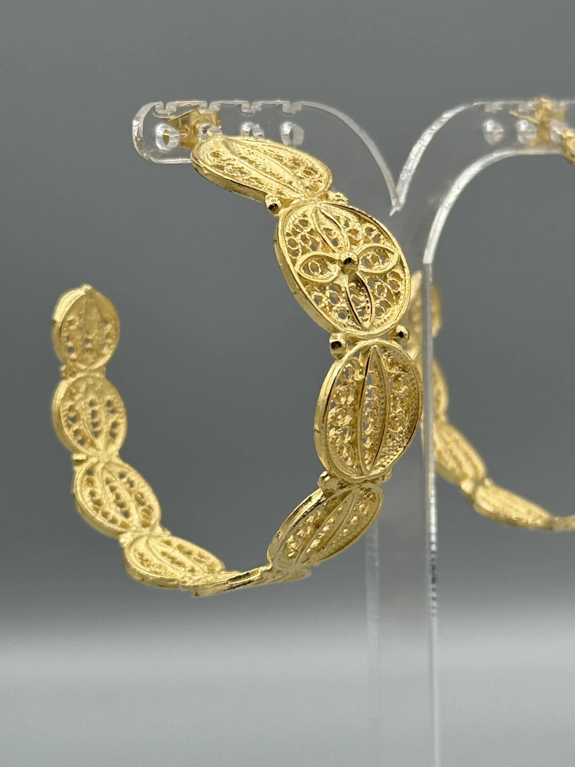 Pendientes dorados de filigrana ARO 2 Pendientes dorados de filigrana ARO