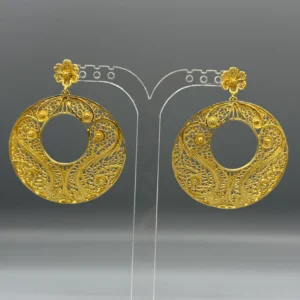 Pendientes dorados de filigrana OJO
